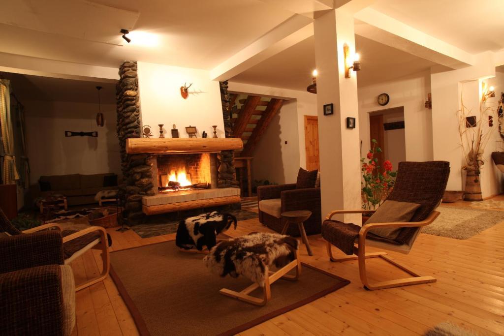 Casa Mosului - Transfagarasan Bed & Breakfast Cîrţişoara Exteriör bild